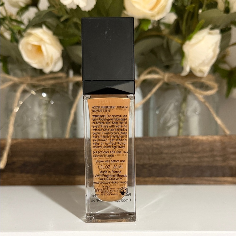 Givenchy Matissime Velvet Foundation – 09 Mat Cinnamon – NWOB – Discontinued - Picture 3 of 5